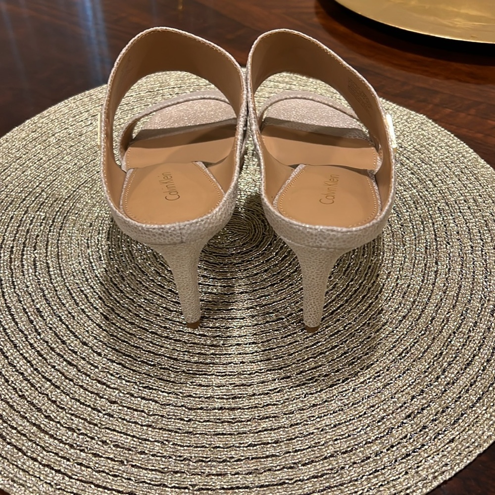 Calvin Klein - Nude Grain Leather - Picture 3 of 5